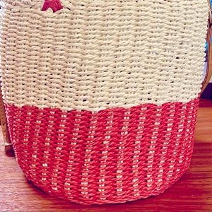 Bucket straw bag, w/bold colorblock design, drawstring closure, Leather trim